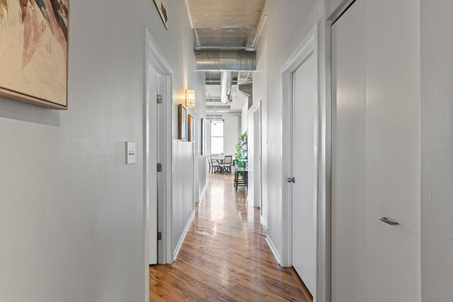 Building Photo - 2107 Grand Blvd