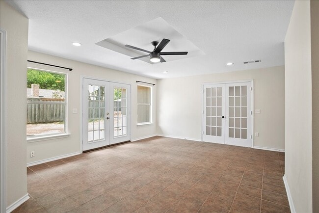 Building Photo - 2309 Lawndale Dr