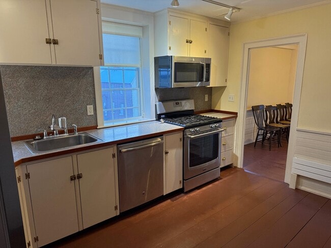 Building Photo - 72-74 Jefferson St