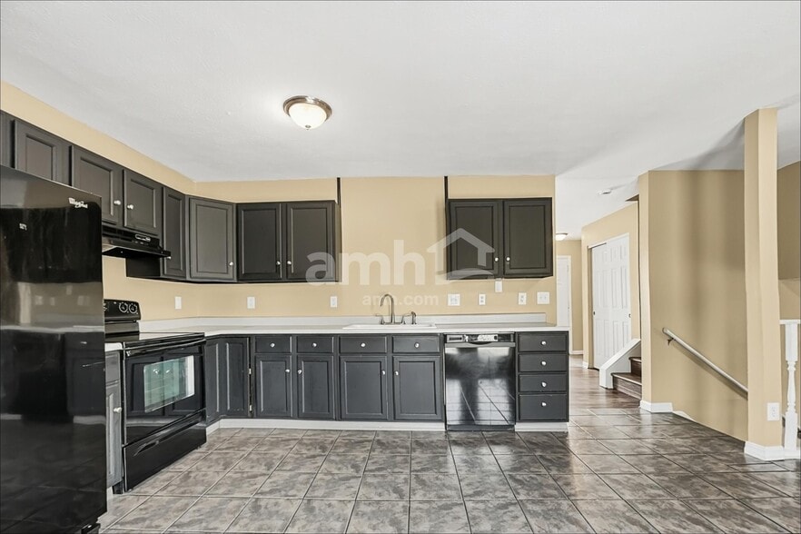 Building Photo - 6401 Sharps Ridge Ct