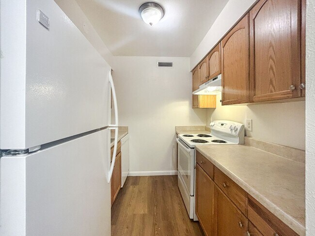 Building Photo - $0 DEPOSIT OPTION!!! CHARMING GARDEN-LEVEL...