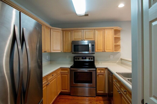 Building Photo - 157 Hayesbury Ct