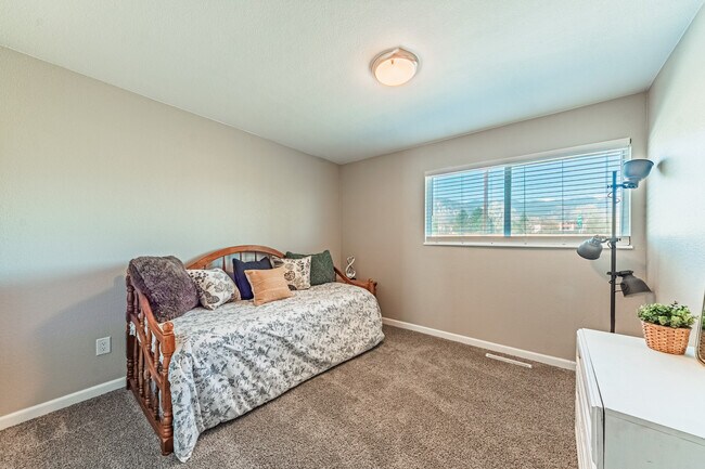 Building Photo - 3158 Breckenridge Dr W