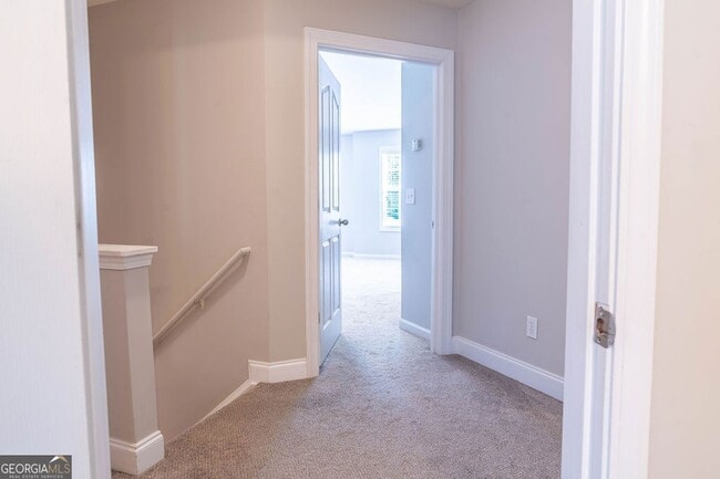 Building Photo - 2046 Barberry Dr