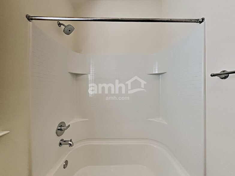 Building Photo - 2729 Meadowood Heights