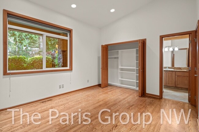 Building Photo - Gorgeous 3,400sf Golf Course Craftsman on Sahalee Country Club’s 7th Green