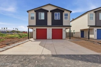 Building Photo - 2813 Trumbull Rd