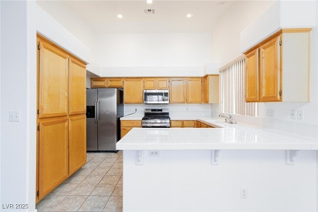 Building Photo - 10022 Catalina Canyon Ave