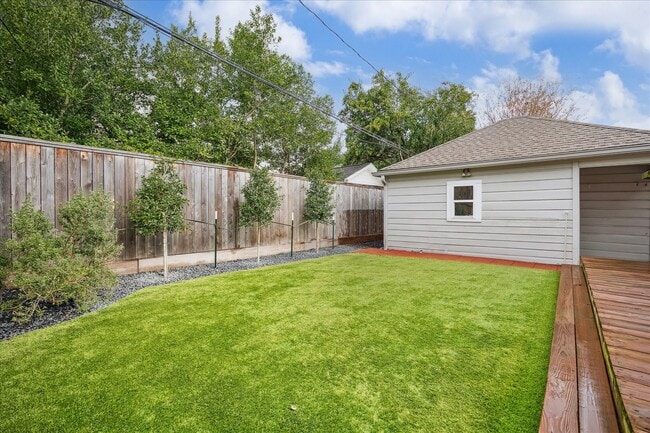 Building Photo - 2820 Rice Boulevard