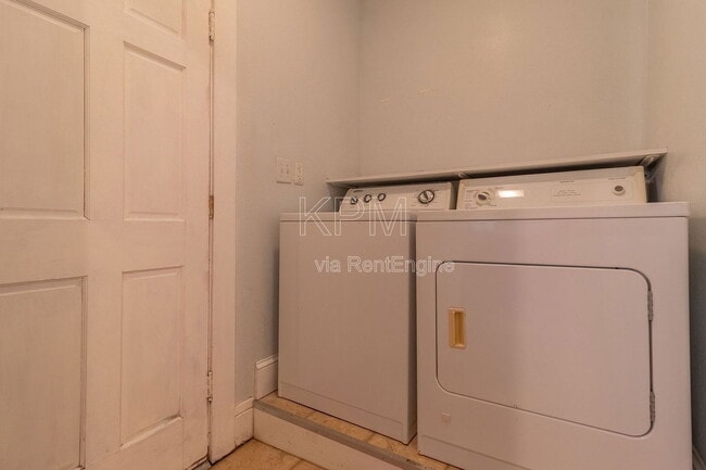 Building Photo - 1428 Picardy Dr