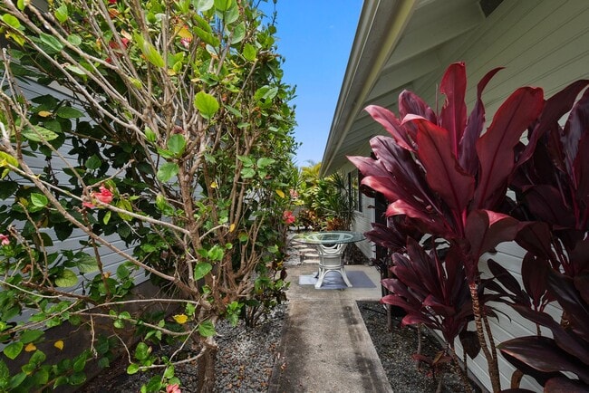 Building Photo - ***Pines II 2 Bedroom 2 Bath Fully Furnish...