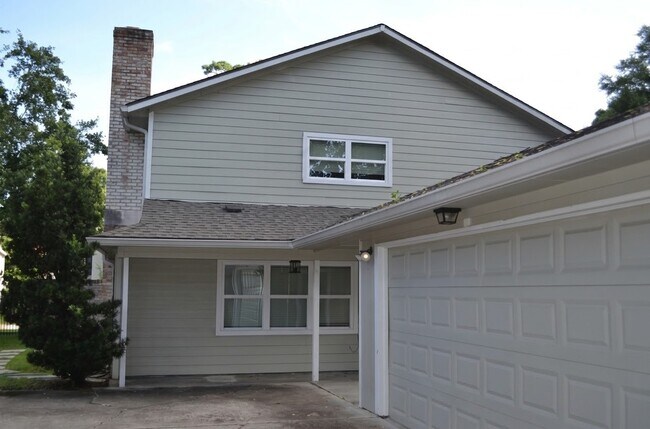 Building Photo - 14923 Perthshire Rd