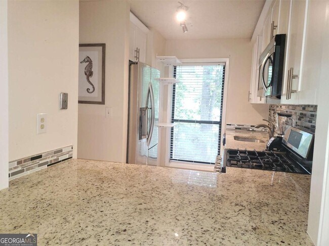 Building Photo - 602 Wynnes Ridge Cir SE