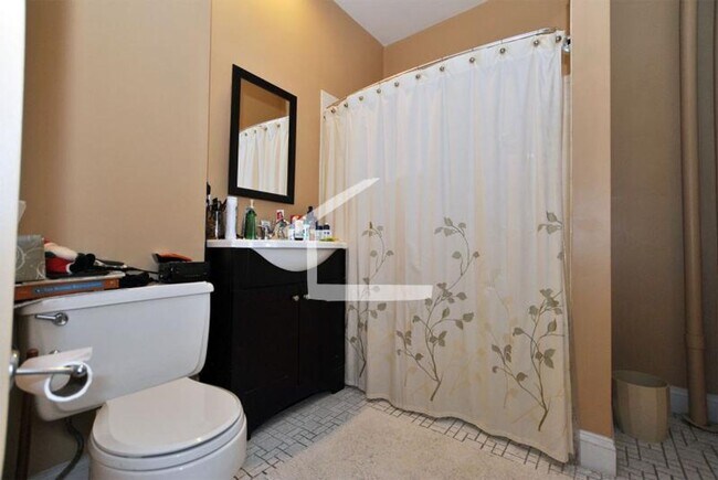 Building Photo - Fantastic Packards Corner Apt (No Undergrads, sorry!) w Laundry in Unit!  Exposed Brick, Ht and H...