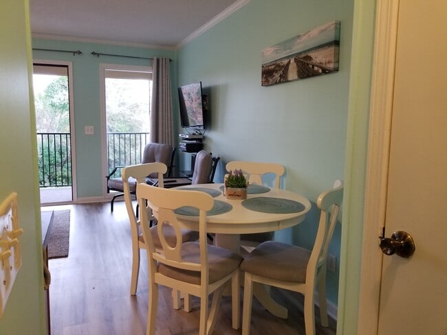 Building Photo - 40 Folly Field Rd