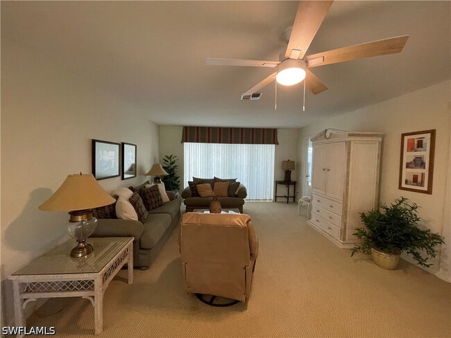 Building Photo - 254 6th Ave S