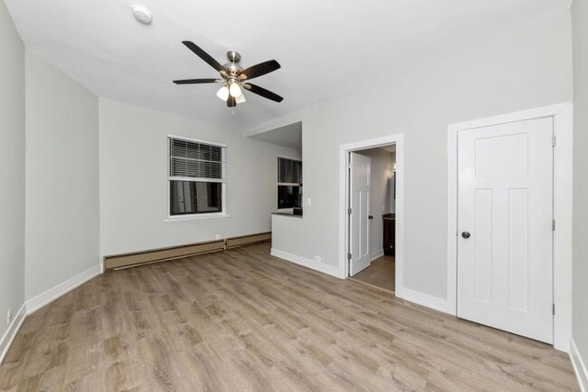 Primary Photo - 1 bedroom in Chicago IL 60657