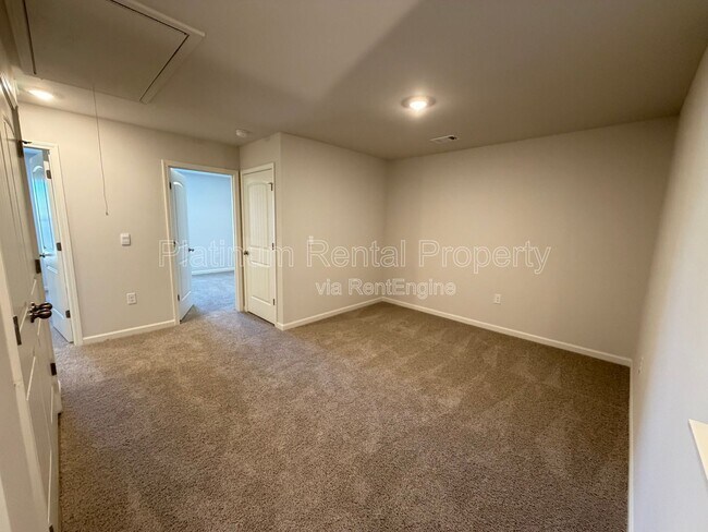 Building Photo - 46 Rustin Rdg