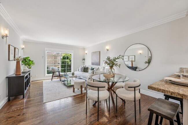 Building Photo - Beautiful 3 Bedroom 2 Bathroom Single Fami...