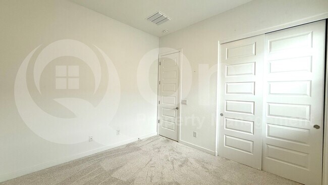 Building Photo - 9509 S 39th Dr