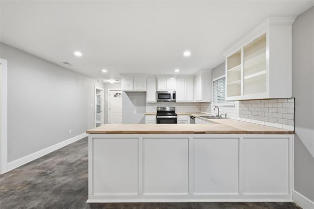 Building Photo - 607 E Day St