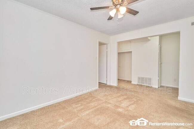 Building Photo - 112 W Seaview Ave