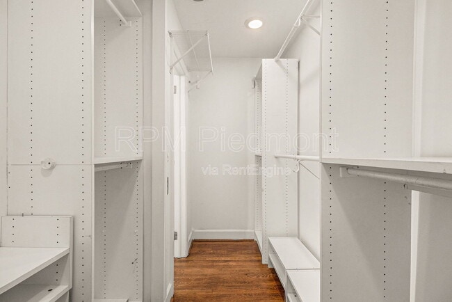 Building Photo - 2570 Northside Dr NW