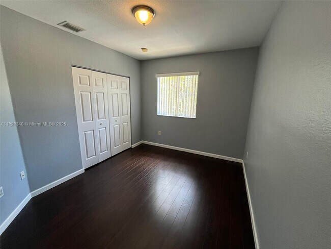 Building Photo - 2539 SW 82nd Ave