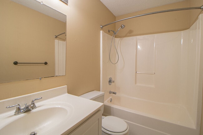 Building Photo - 207 Ruf Dr