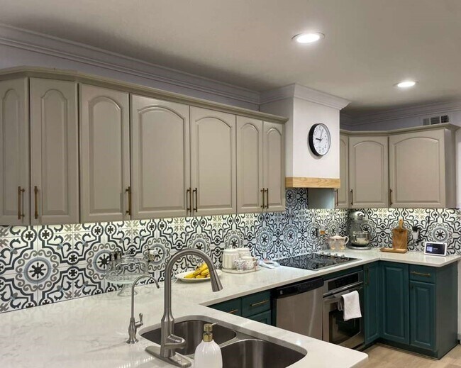 Building Photo - 18014 Vintage Wood Ln