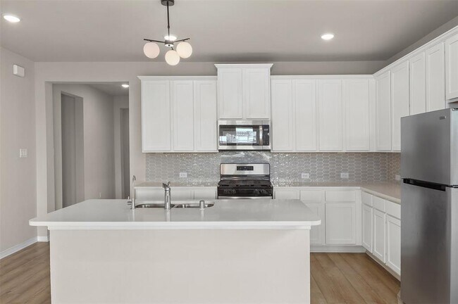 Building Photo - 2410 Table Rock Ct
