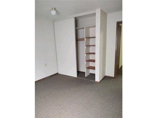 Building Photo - 110 1st St N