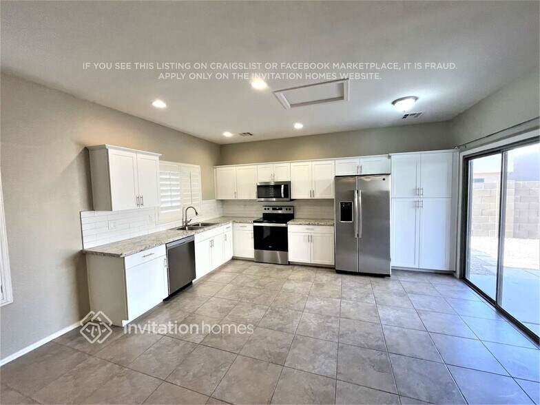 Building Photo - 1576 E Orchid Ct