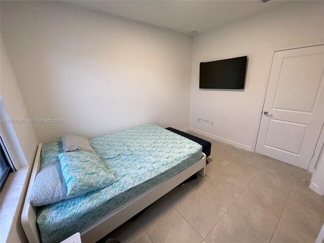 Building Photo - 12868 SW 232nd Ln