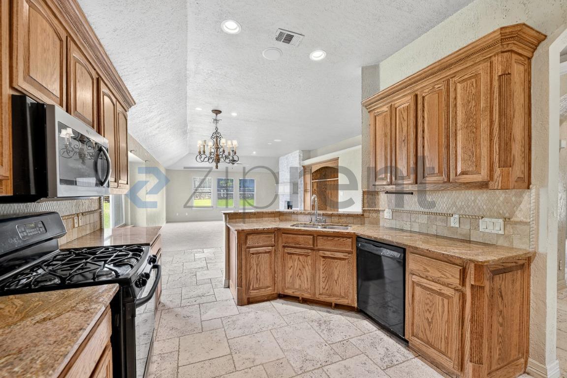 Building Photo - 6592 Clydesdale Ct