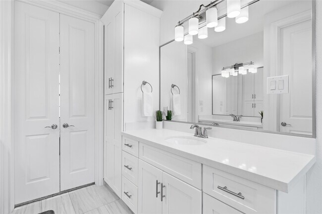 Building Photo - 3319 Beverly Frst Dr