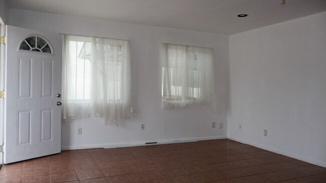 Building Photo - Single 2 bedrooms 2 baths house in San Diego CA.