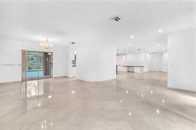 Building Photo - 3441 N Hills Dr