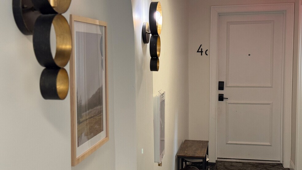 Hallway - 4281 Washington St