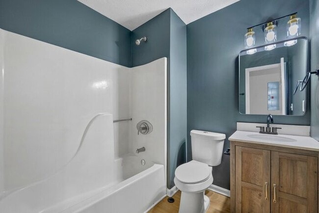 Building Photo - 4660 Bryant Rd