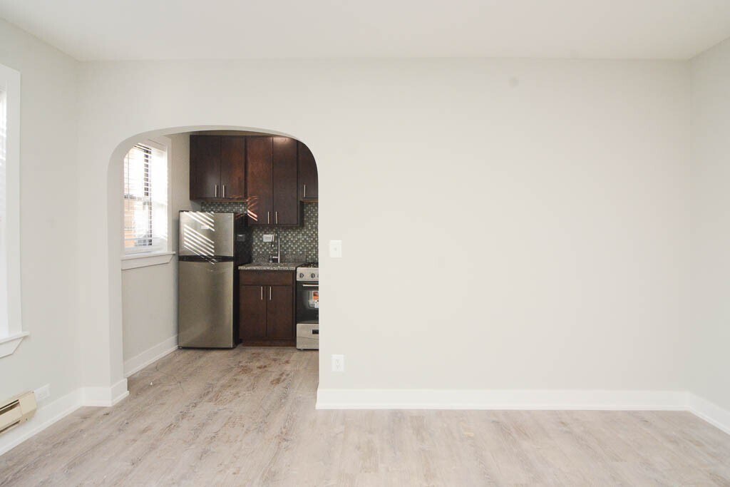 Building Photo - 4549 N Damen Ave