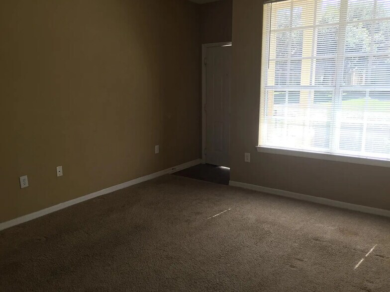 Building Photo - 841 Grand Regency Pointe
