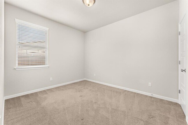 Building Photo - 2306 Dillon Pond Ln