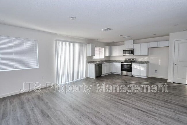 Building Photo - 2104 Shady Tree Cir
