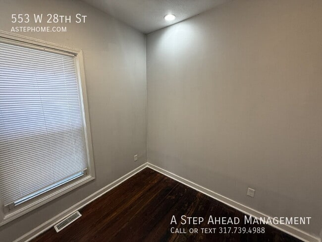 Building Photo - 553 W 28th St