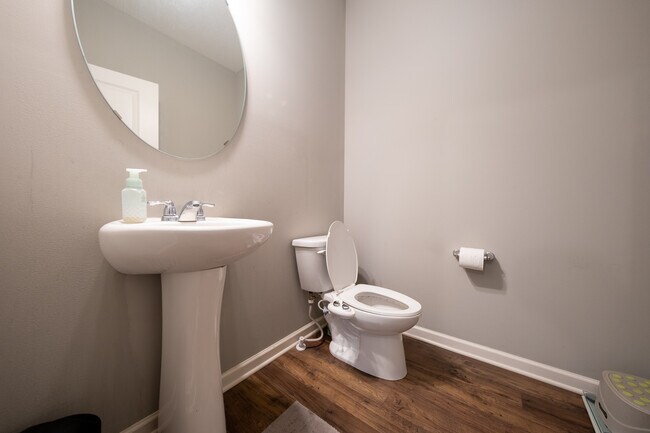Building Photo - 15430 Eagle Creek Way