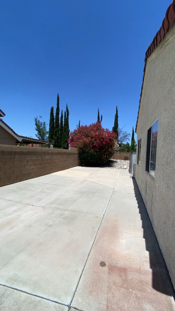 Building Photo - Quartz Hill Single Story Home (TENANT OCCUPIED - DO NOT DISTURB OCCUPANTS)