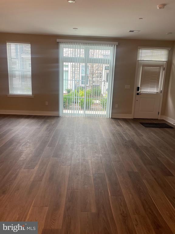 Building Photo - 2106 Donatello Dr