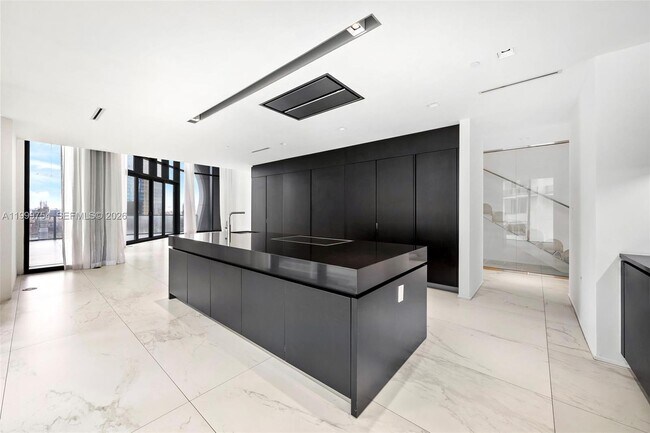 Building Photo - 1000 Biscayne Blvd