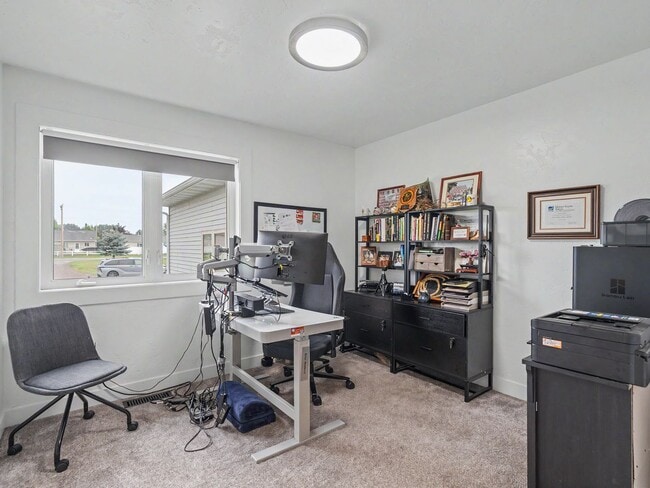 Building Photo - Spacious Furnished Home with Mountain Views and Room to Enjoy